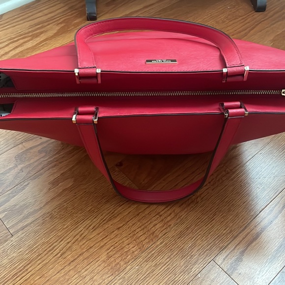 Kate Spade pillboxred (617) WKRU2931 Newbury lane with dust bag. - Picture 4 of 9